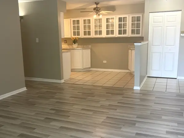 1505 N Windsor DR #206, Arlington Heights, IL 60004