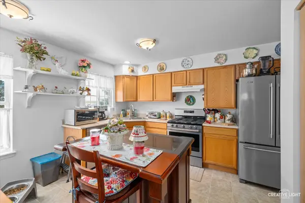 26 Rolling Oaks RD #A, Sugar Grove, IL 60554