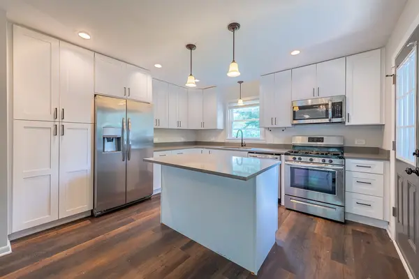 0N785 Woods AVE, Wheaton, IL 60187