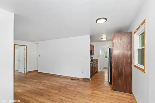 6112 Hillcrest RD, Cary, IL 60013