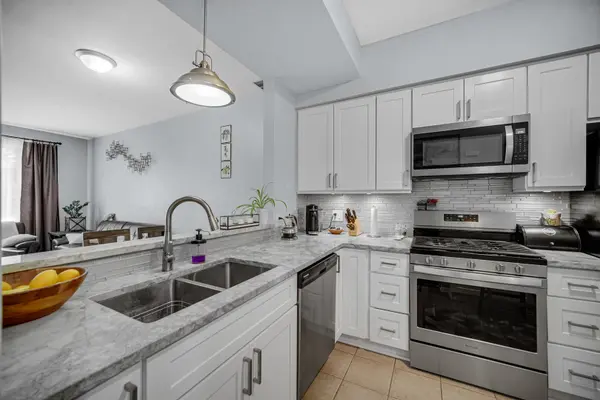 375 Glen Byrn CT #9375A, Schaumburg, IL 60194