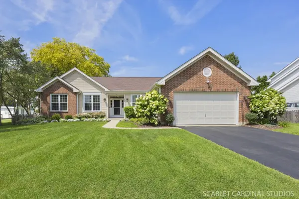155 N Kingsway DR, Aurora, IL 60506