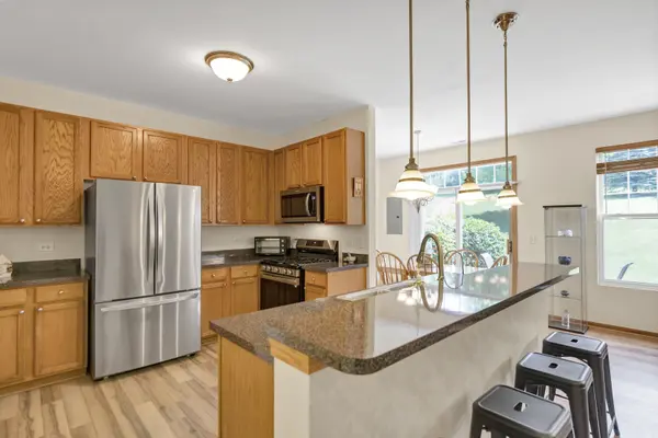 6552 Marble LN, Carpentersville, IL 60110