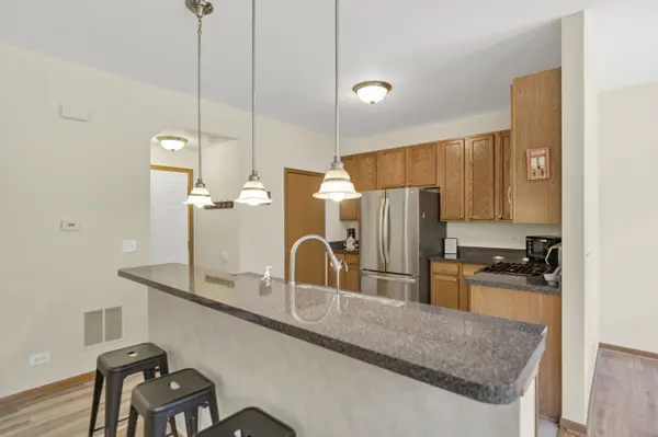 6552 Marble LN, Carpentersville, IL 60110