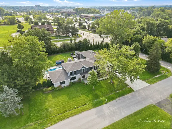 201 Rue Touraine, Deer Park, IL 60010