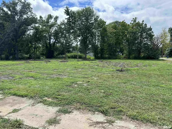 000 BUCHANAN ST, Benton, IL 62812