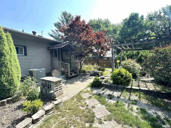 170 JACKSON ST, Carlyle, IL 62231