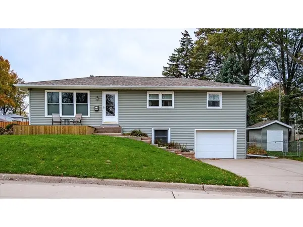 1414 21ST ST, Bettendorf, IA 52722