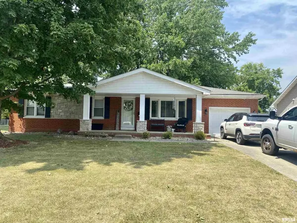 1261 13TH ST, Carlyle, IL 62231