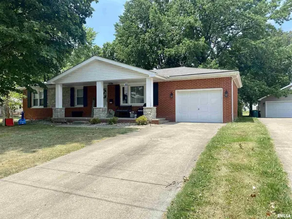 1261 13TH ST, Carlyle, IL 62231