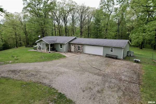 14648 N 100TH ST, Beecher City, IL 62414