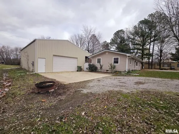 304 6TH ST, Bluford, IL 62814