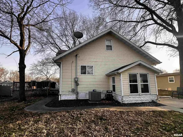 1451 JEFFERSON ST, Carlyle, IL 62231
