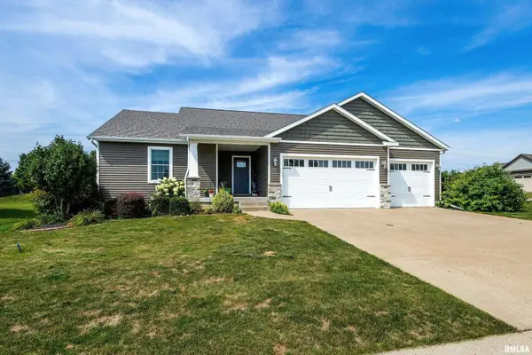 4486 COLORADO DR, Bettendorf, IA 52722
