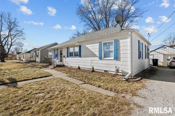 4003 26TH ST, Moline, IL 61265-6924