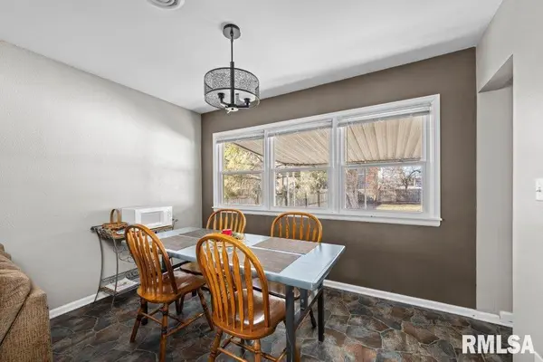 4003 26TH ST, Moline, IL 61265-6924