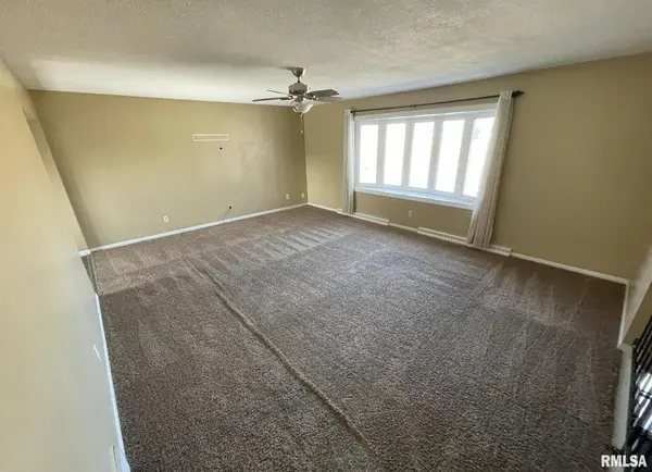 3347 W CENTRAL PARK AVE, Davenport, IA 52804