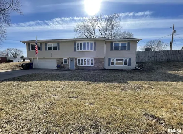 3347 W CENTRAL PARK AVE, Davenport, IA 52804