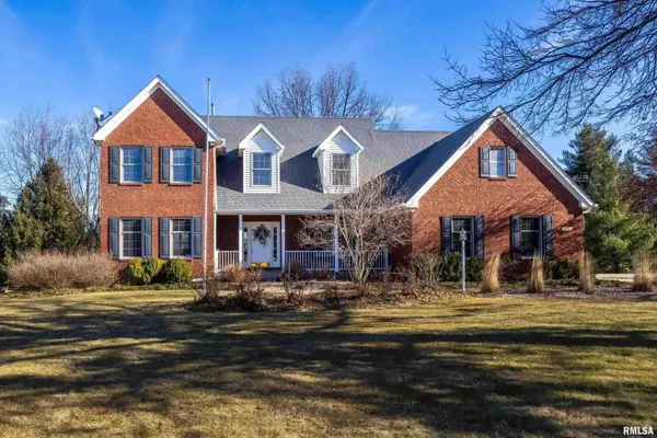 4921 SCHOOL HOUSE RD, Bettendorf, IA 52722