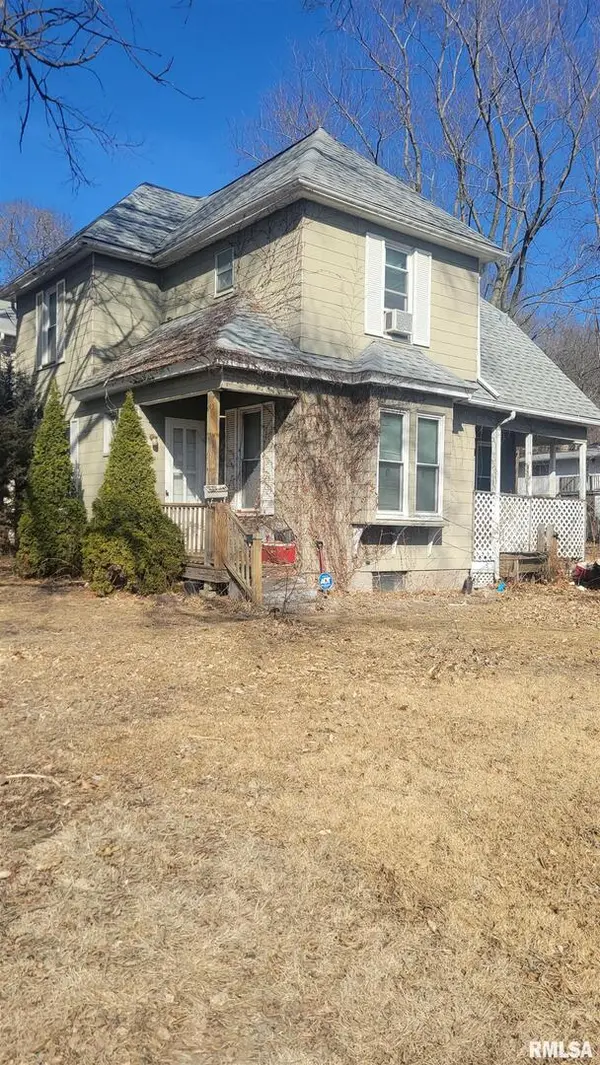 1407 JERSEY RIDGE RD, Davenport, IA 52803