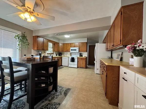 1412 NORTHLAWN RD, Davenport, IA 52804