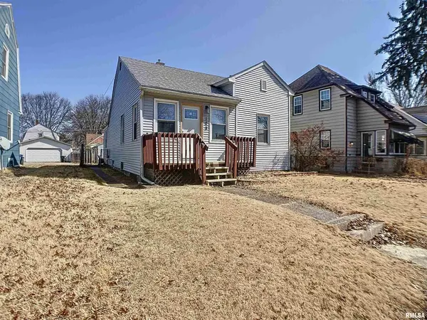 109 S ELMWOOD AVE, Davenport, IA 52802-1504