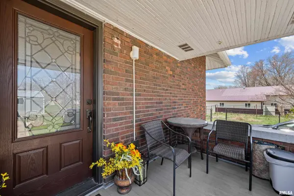 408 E HENRY ST, Atkinson, IL 61235