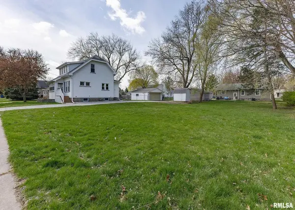 2119 44TH ST, Moline, IL 61265