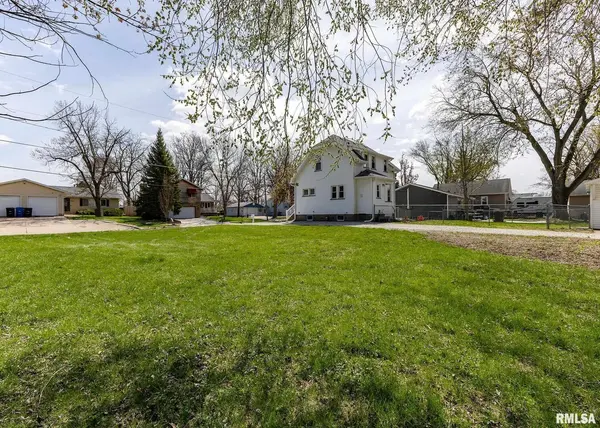 2119 44TH ST, Moline, IL 61265