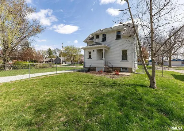 2119 44TH ST, Moline, IL 61265