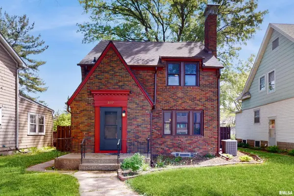 2117 HARRISON ST, Davenport, IA 52803