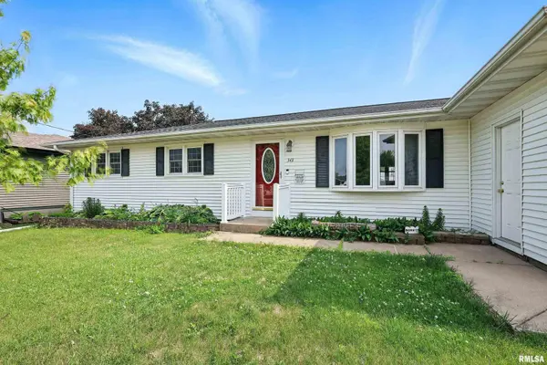 343 W MEADOW LN, Walcott, IA 52773