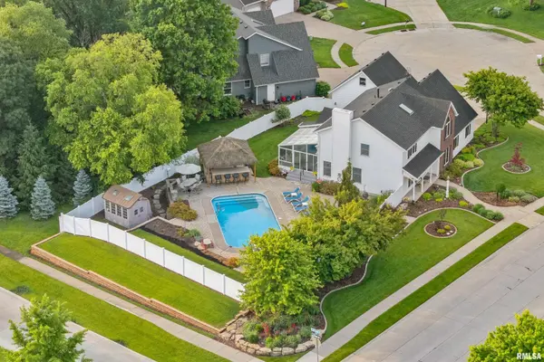 4513 STONE HAVEN DR, Bettendorf, IA 52722