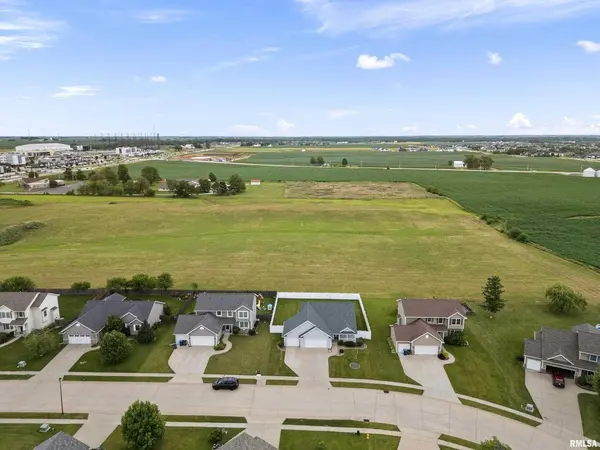 6365 FRIENDSHIP, Bettendorf, IA 52722