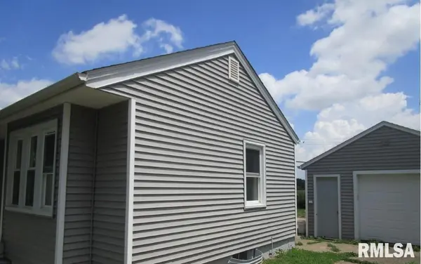 609 N 1ST ST, Alpha, IL 61413