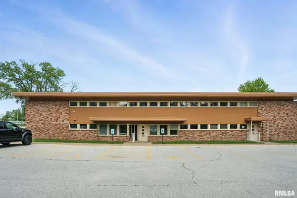 430 W 35TH ST, Davenport, IA 52806