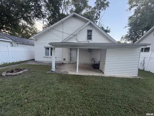 806 E LONDON AVE, Peoria Heights, IL 61616