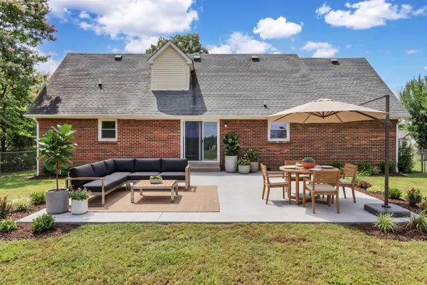 809 Margret Dr, Clarksville, TN 37042