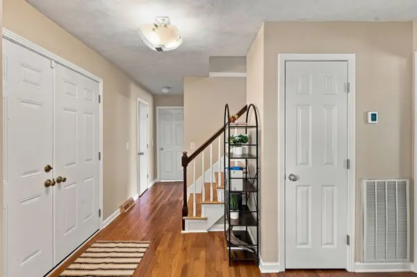 3840 Lake Aire Dr, Nashville, TN 37217