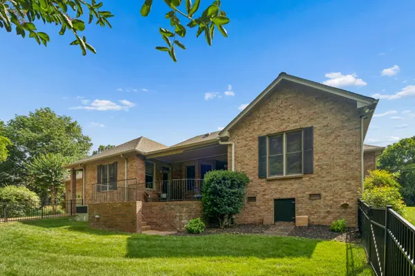 770 Peach Orchard Dr, Nashville, TN 37204