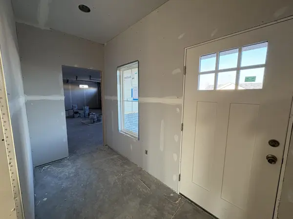 5817 Plumthicket St, Bel Aire, KS 67226