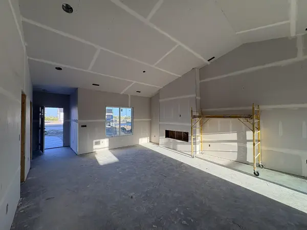 5817 Plumthicket St, Bel Aire, KS 67226
