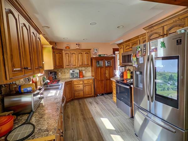 407 E 8th, Newton, KS 67114