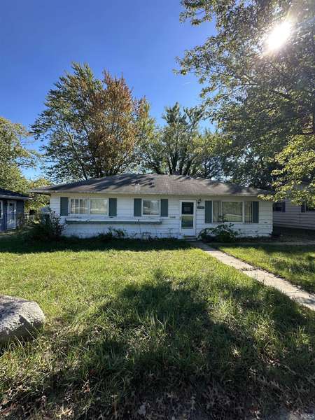 1537 Lake AVE, Plymouth, IN 46563-2426