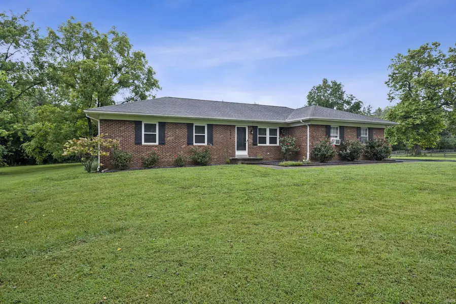 4934 Heckel RD, Evansville, IN 47725