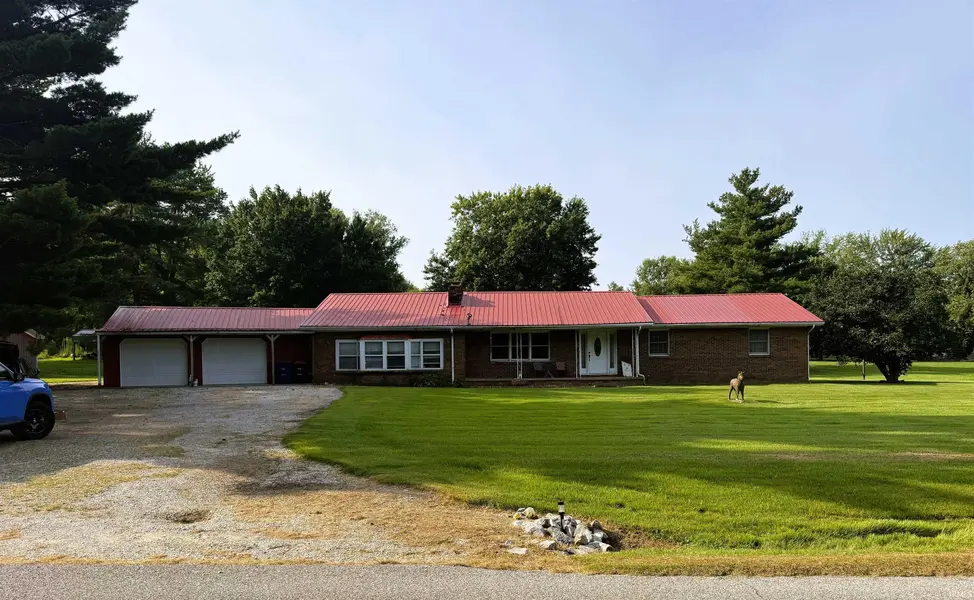 2655 E Degonia RD, Boonville, IN 47601