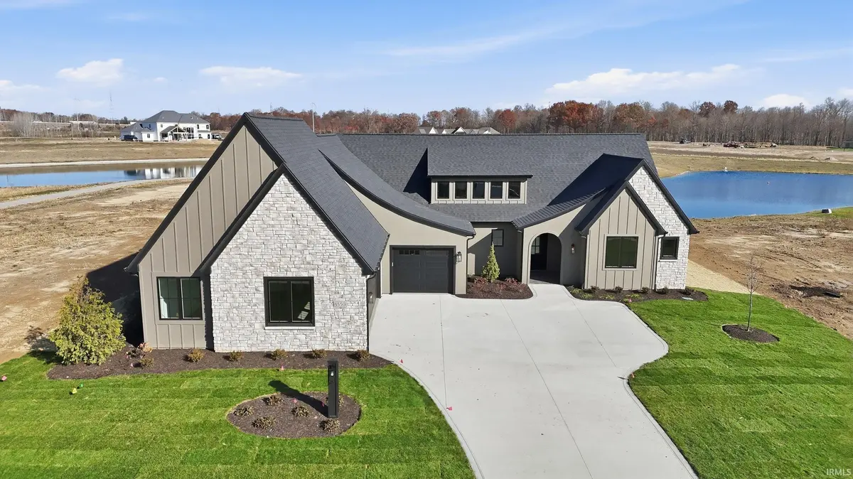 8550 Artemis LN, Fort Wayne, IN 46825-2512