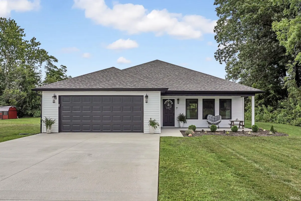 120 Bluebird LN, Mitchell, IN 47446