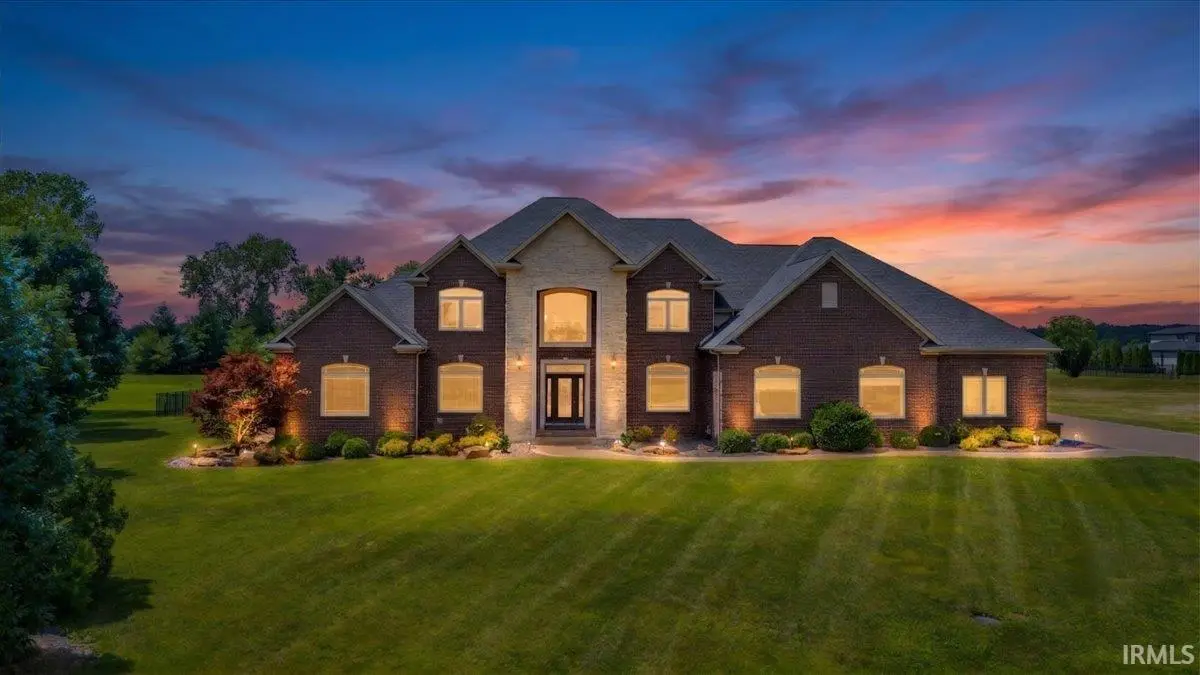 5977 Medinah DR, Newburgh, IN 47630