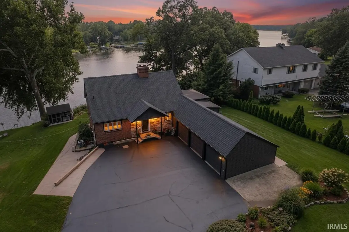 10098 Jefferson RD, Osceola, IN 46561